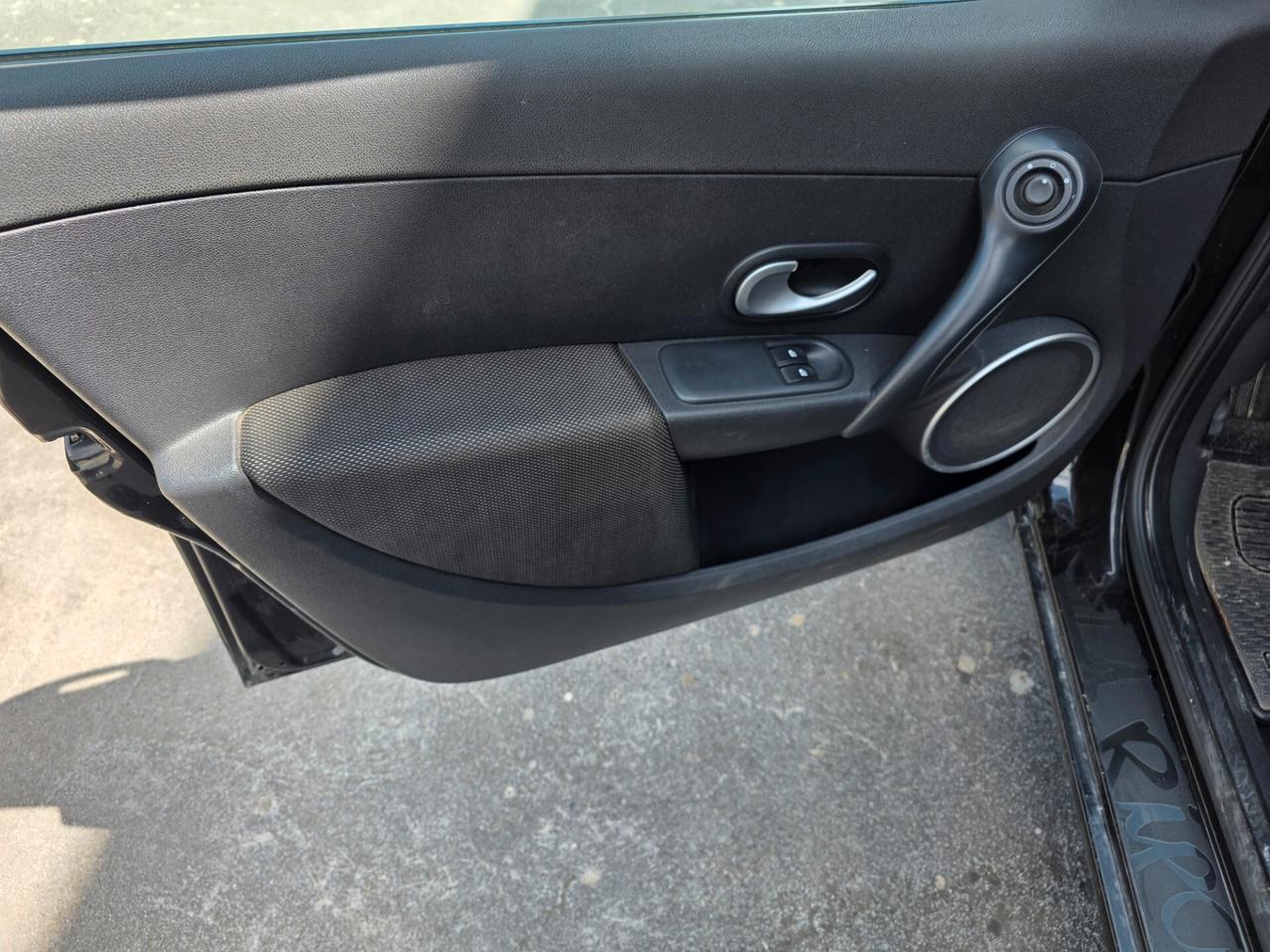 Renault Clio 1.2 16V 5 porte Rip Curl