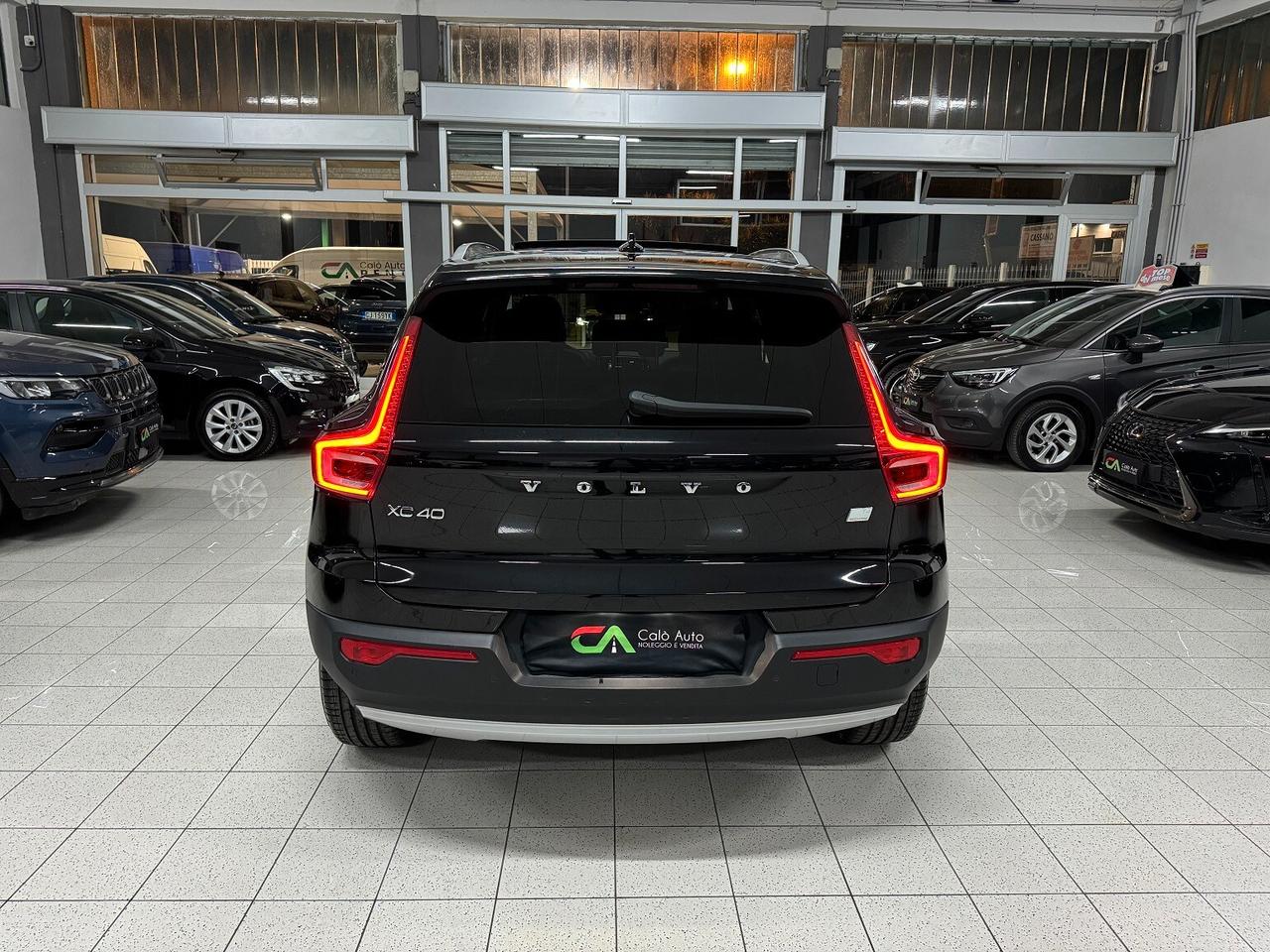 XC40 T4 Recharge Hybrid Inscription TETTO PARI NUOVO