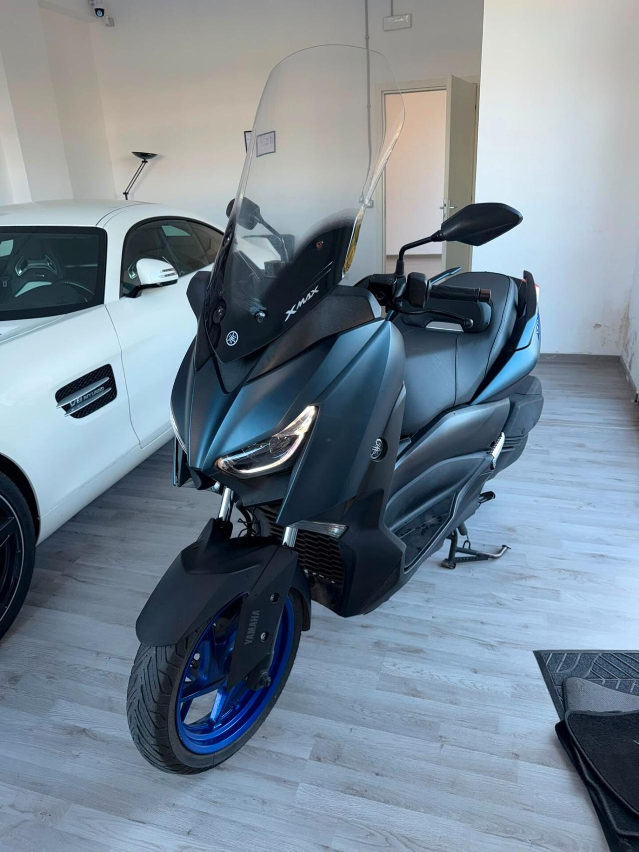 Yamaha X-Max 300