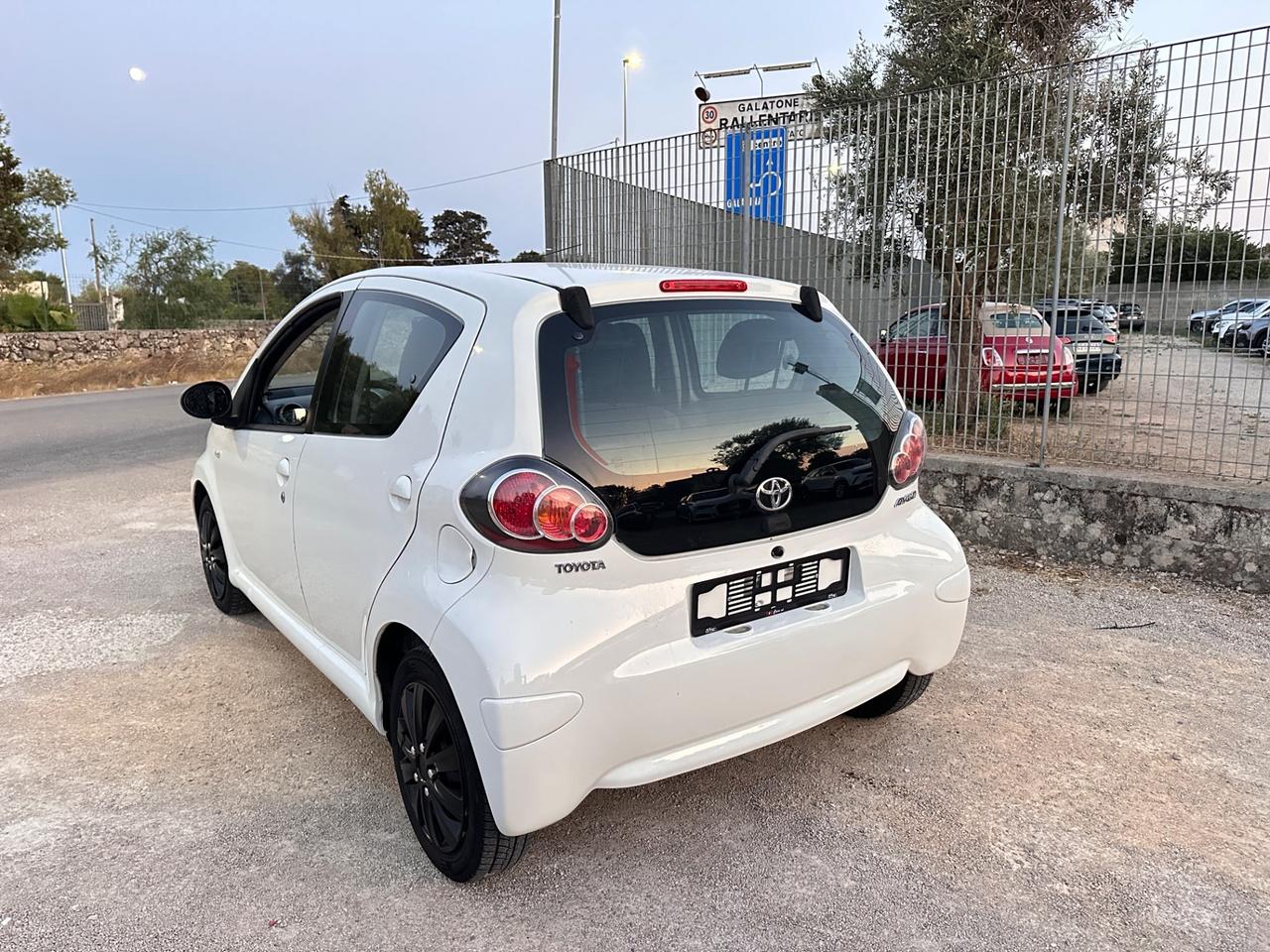 Toyota Aygo 1.0 5 porte Now-2010
