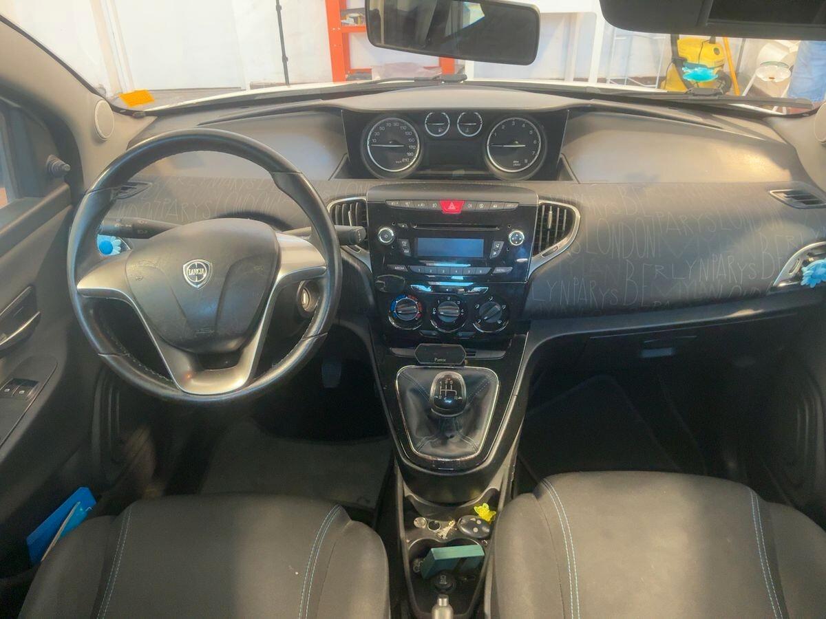 Lancia Ypsilon 1.2 69 CV ELEFANTINO