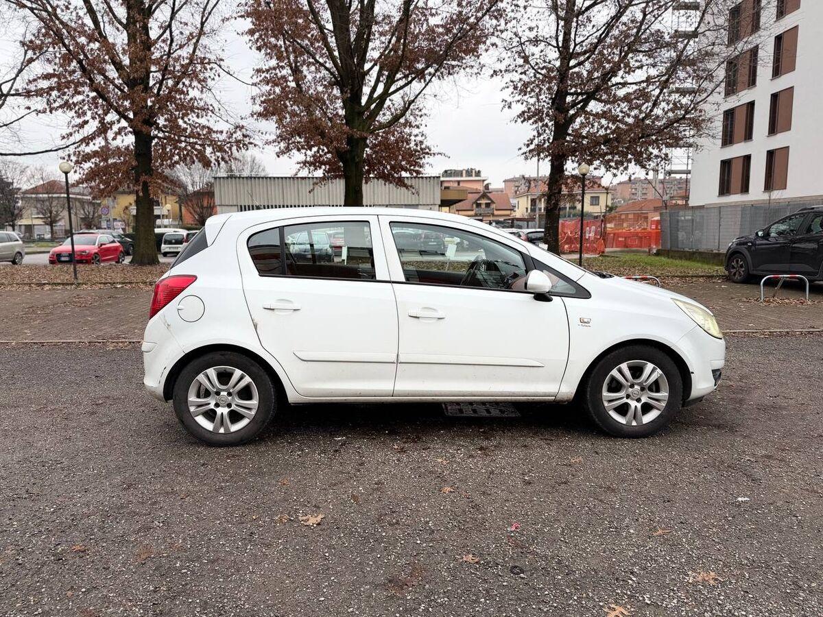 Opel Corsa 1.2 Enjoy 5p
