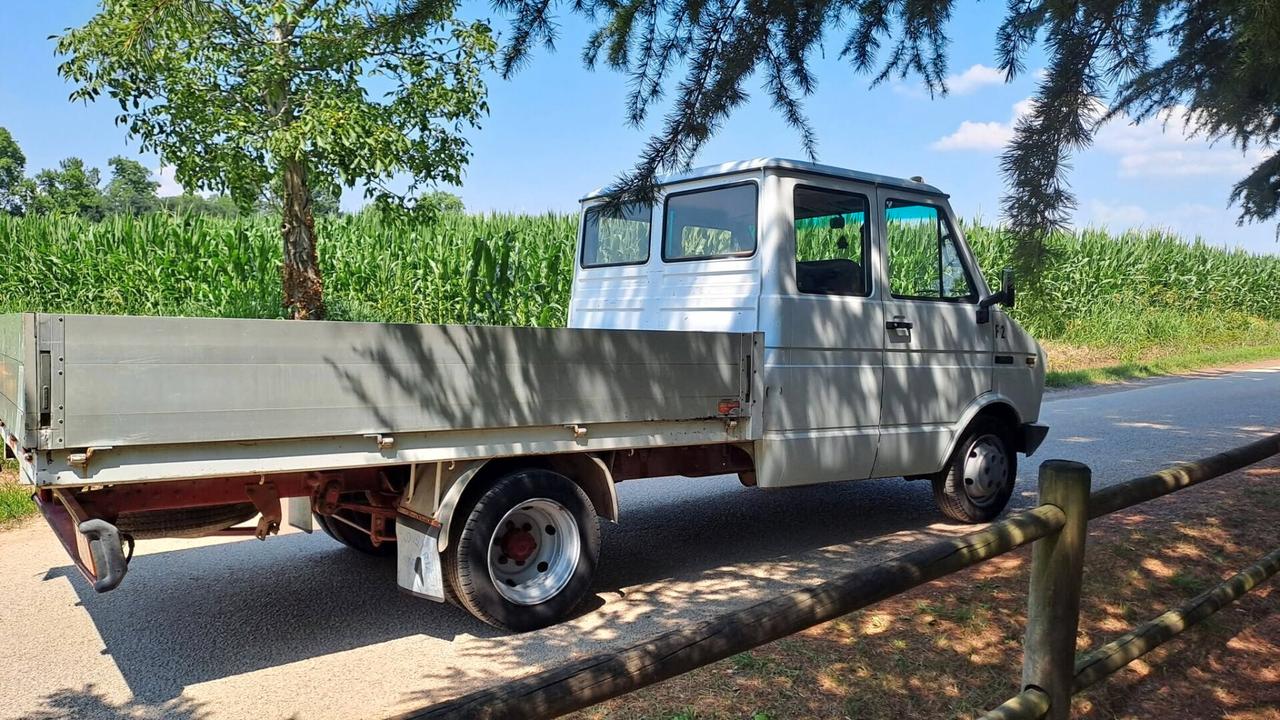 Iveco 7 posti solo 80.000 Km cassone 3,2 m