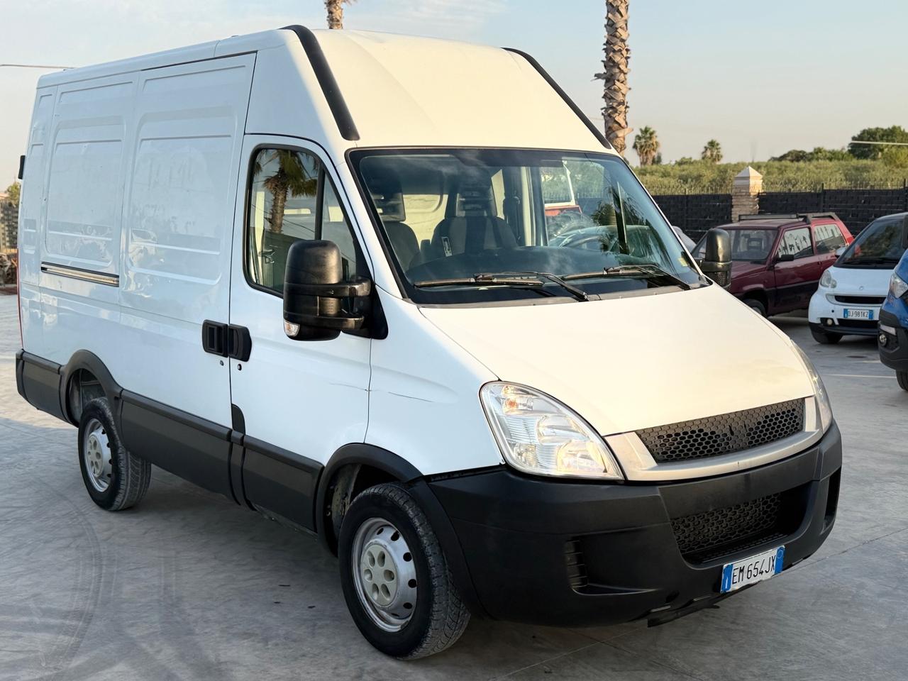Iveco Daily furgonato 136 cv con clima e vetri elettronici