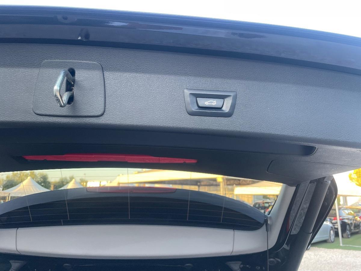 BMW - X1 - xDrive18d xLine