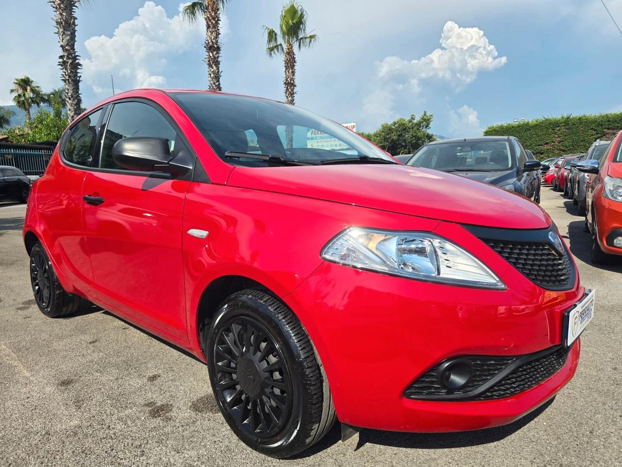 Lancia Ypsilon 1.0 FireFly 5 porte S&S Hybrid Ecochic