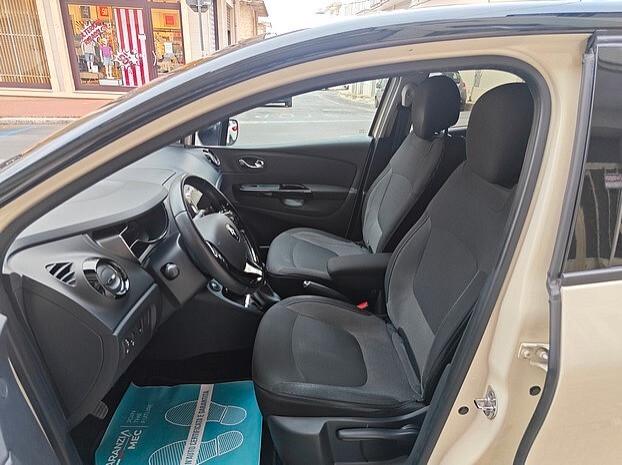 RENAULT Captur 1.5 dCi 90cv *NAVI/TELECAMERA*