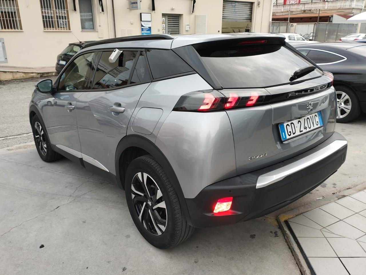 Peugeot 2008 PureTech 100 S&S Allure Navi Pack