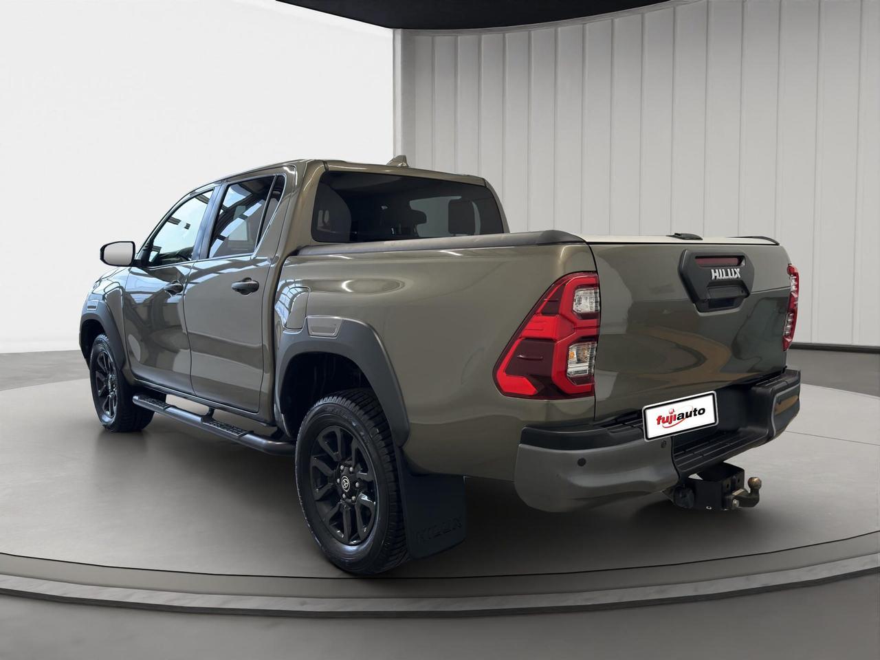Toyota Hilux 2.8 d double cab Invincible 4wd auto