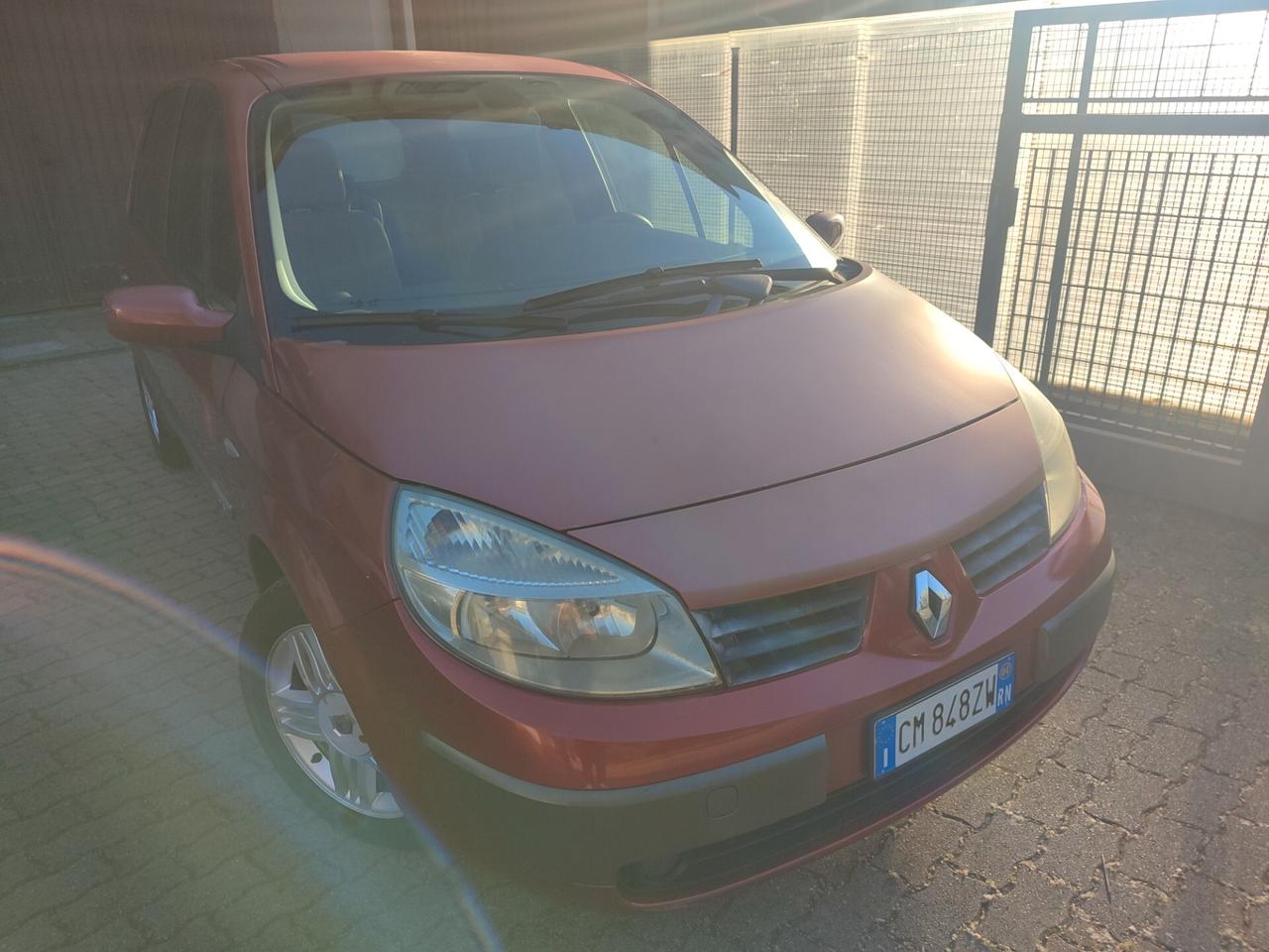 RENAULT SCENIC 1.6BENZINA POCHI KM LEGGERE