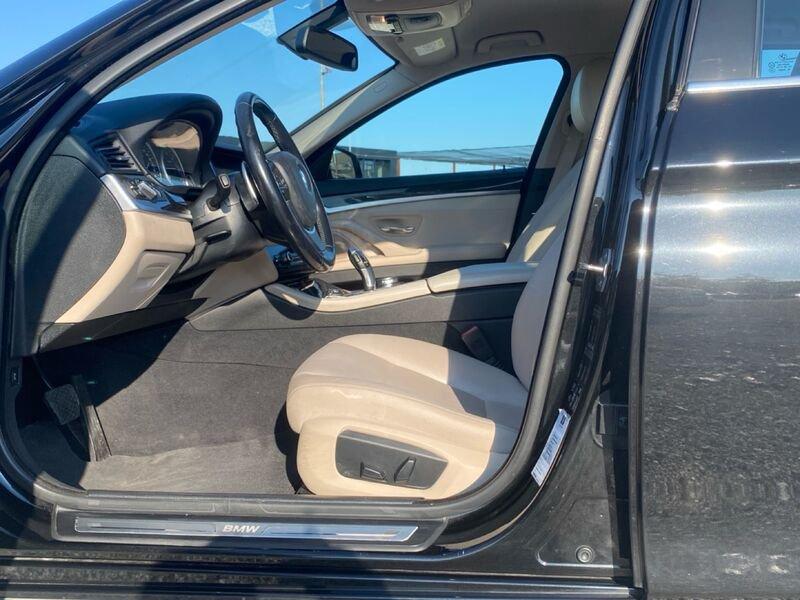 BMW Serie 5 520d xDrive Luxury Touring automatica 190 CV