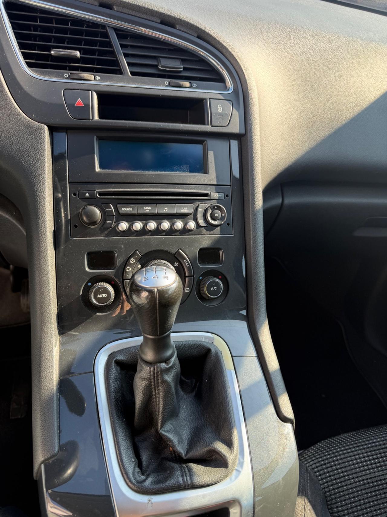 Peugeot 5008 1.6 VTi 120CV Family