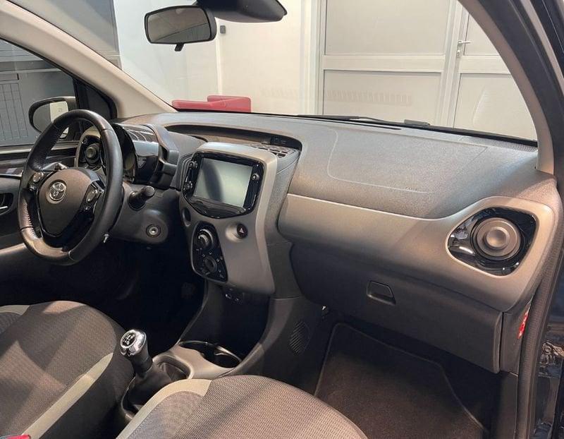 Toyota Aygo Connect 1.0 VVT-i 72 CV 5 porte x-play