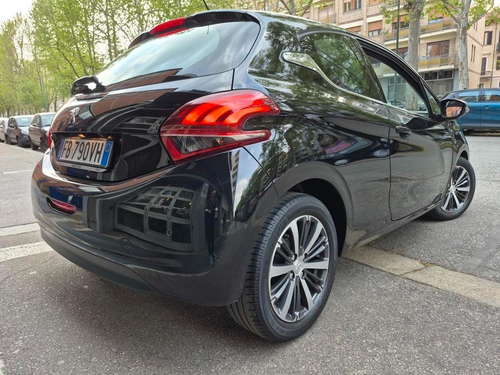 Peugeot 208 PureTech 82 3 porte Allure