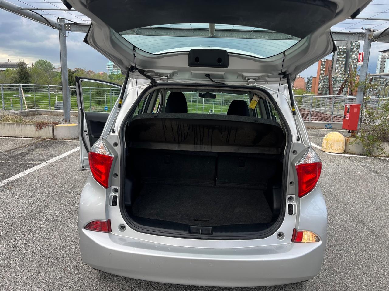 Toyota Verso-S 1.3 MT Active