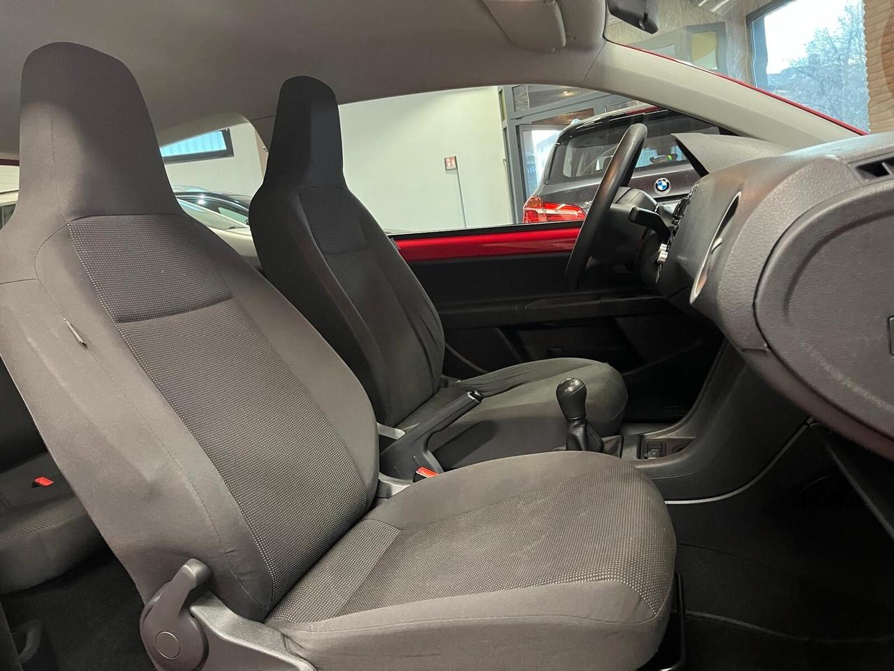 Volkswagen up! 1.0 3p. club