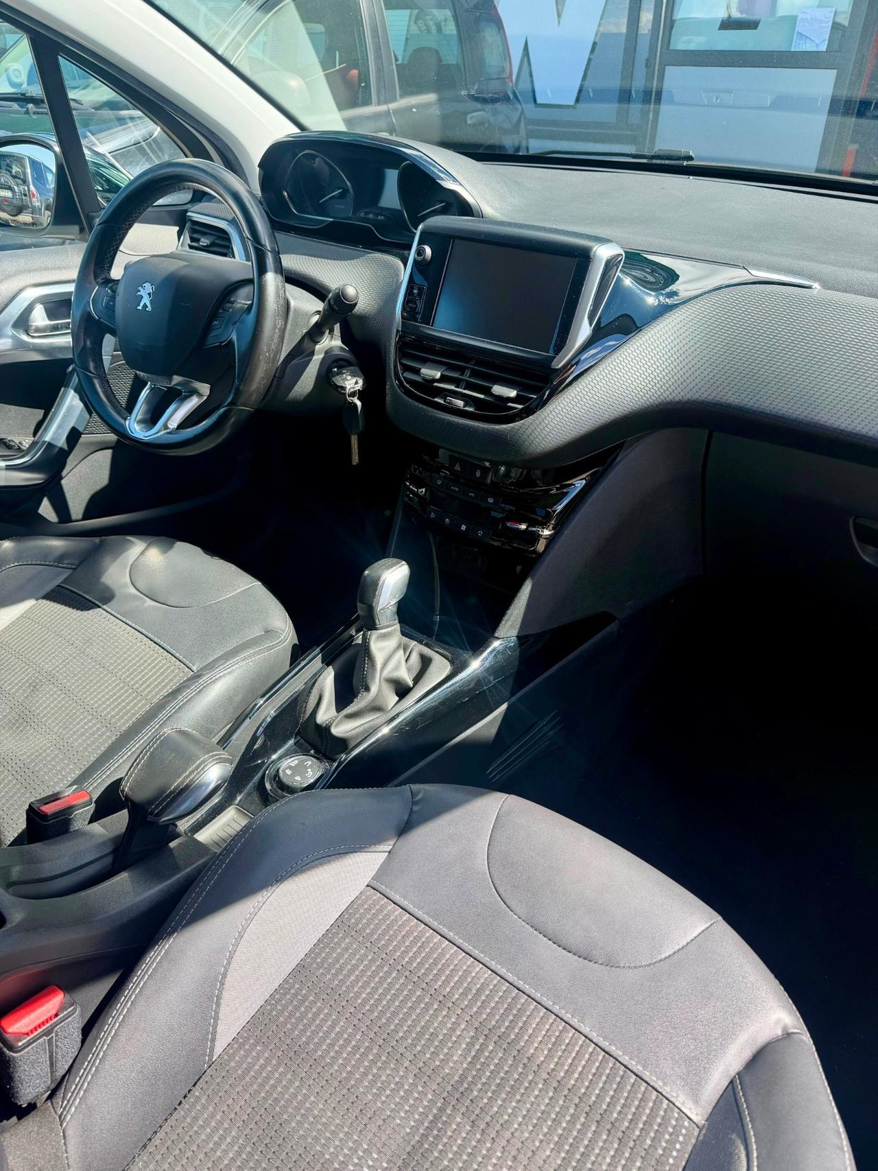 Peugeot 2008 BlueHDi 100 Black Matt