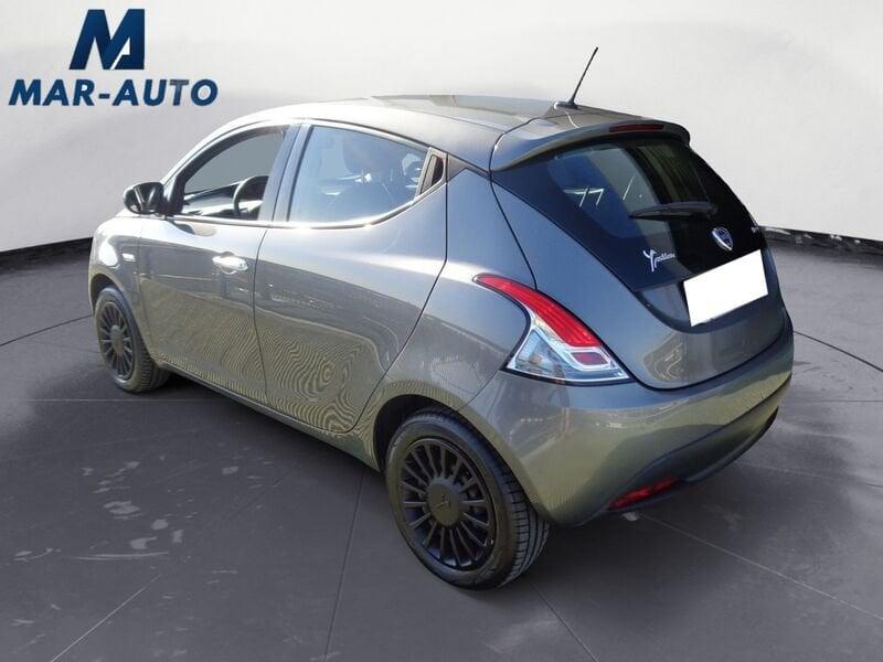Lancia Ypsilon Ypsilon 1.0 FireFly 5 porte S&S Hybrid Ecochic Silver