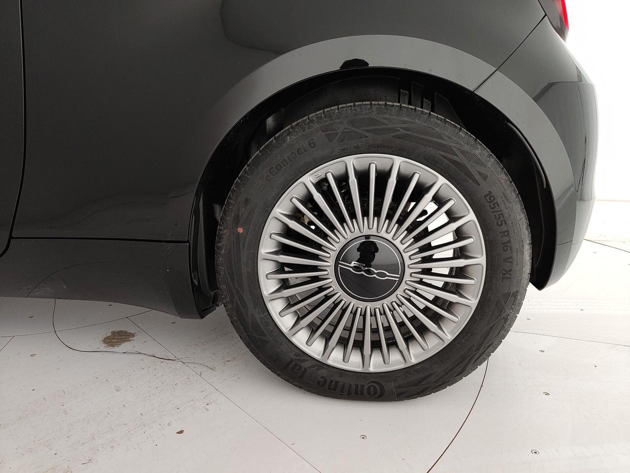 Fiat 500 500e Berlina 42 kWh