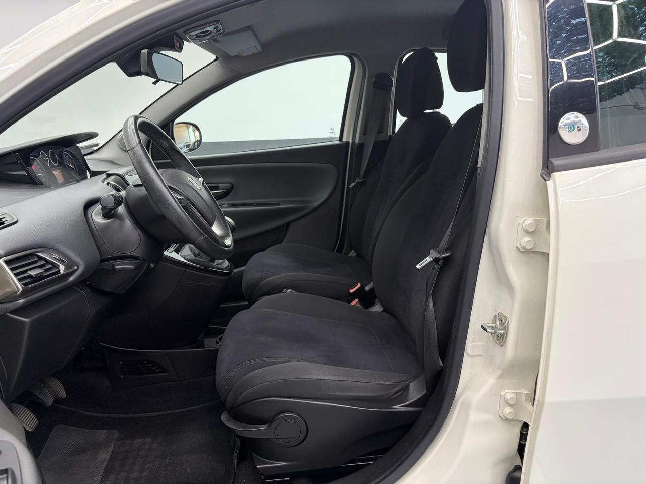 Lancia Ypsilon 0.9 TwinAir 85 CV 5 porte Metano Ecochic Gold