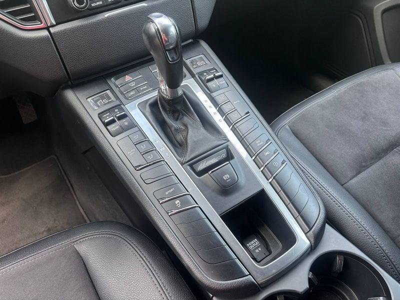Porsche Macan 2.0 Benzina 252cv