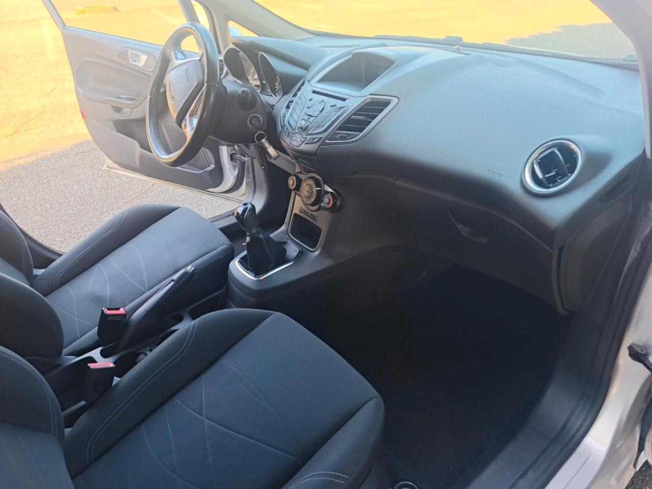 Ford Fiesta 2015----1.5 Diesel Neopatentati
