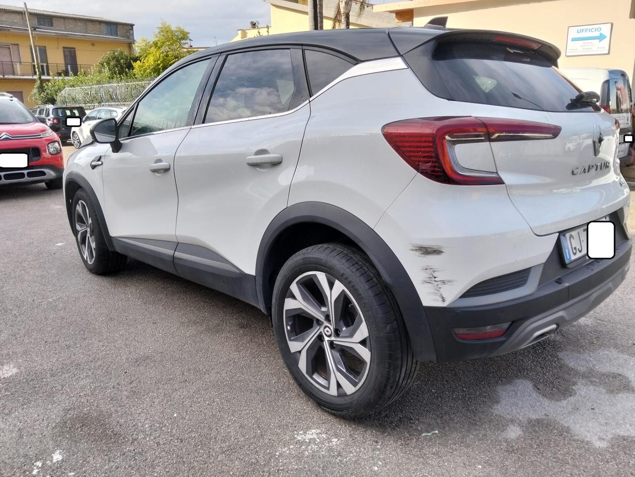Captur Hybrid E-Tech 145cv RS Line 2022 SINISTRATA