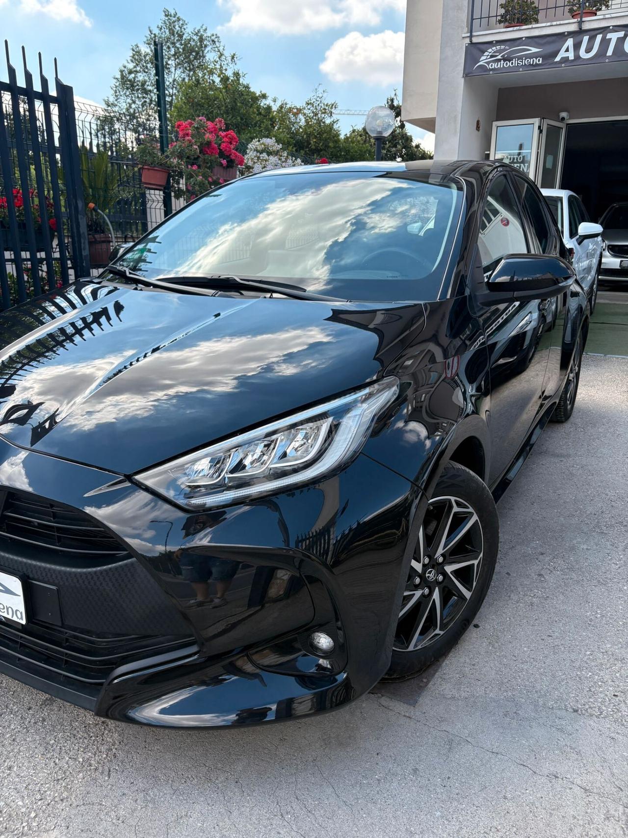 Toyota Yaris 1.5 Hybrid 5 porte Lounge design