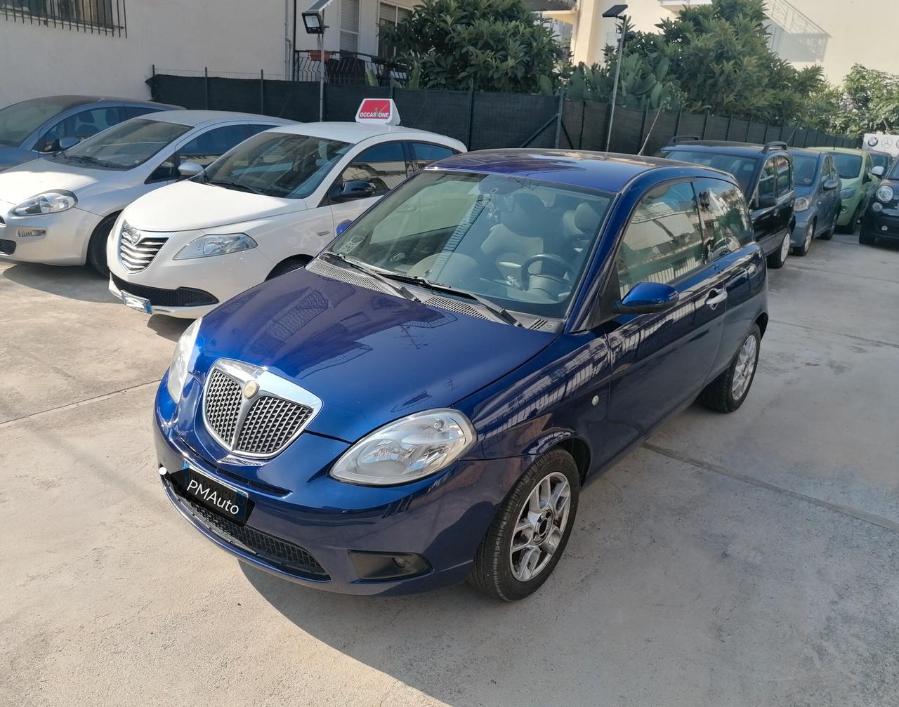 Lancia Ypsilon 1.3 MJT 90 CV Blue&Me