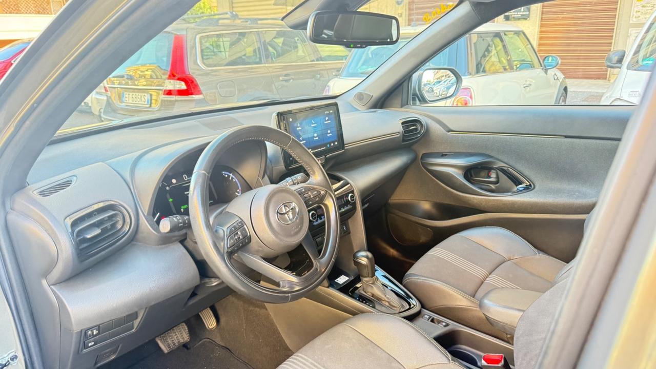 Toyota Yaris Cross 1.5 Hybrid 5p. E-CVT AWD-i Lounge LED NAVI KAMERA CLIMA AUTOMATICO CERCHI 17 PDC