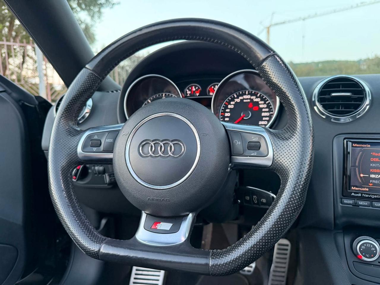 Audi TT -CABRIO- 2.0 Tdi QUATTRO - S LINE