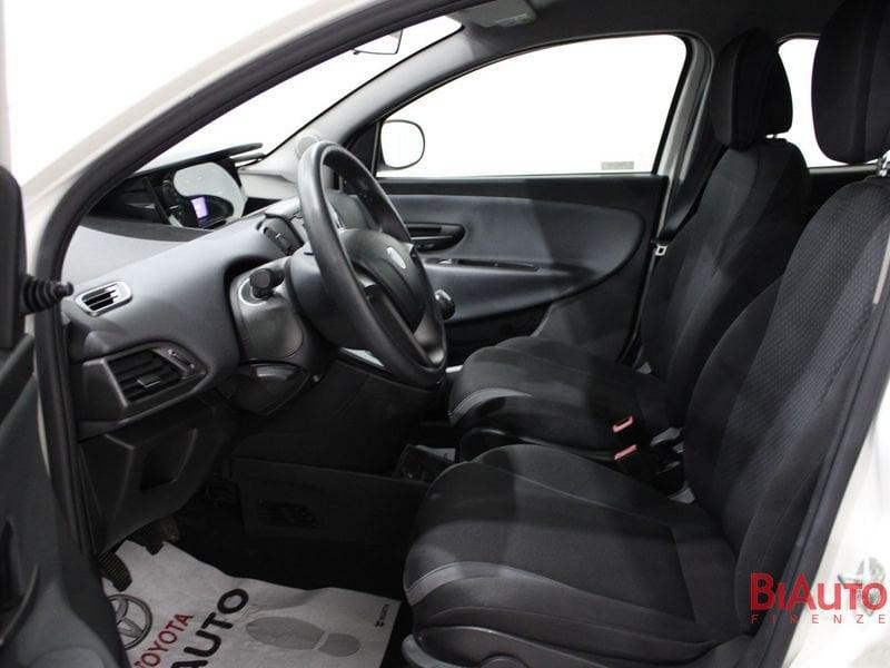 Lancia Ypsilon Ypsilon 1.2 69 CV 5 porte Silver