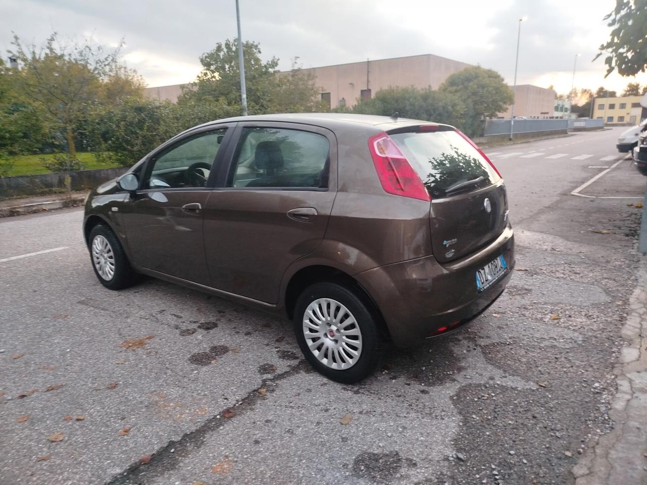 Fiat Grande Punto Grande Punto 1.4 benzina 5 porte ok neopatentati