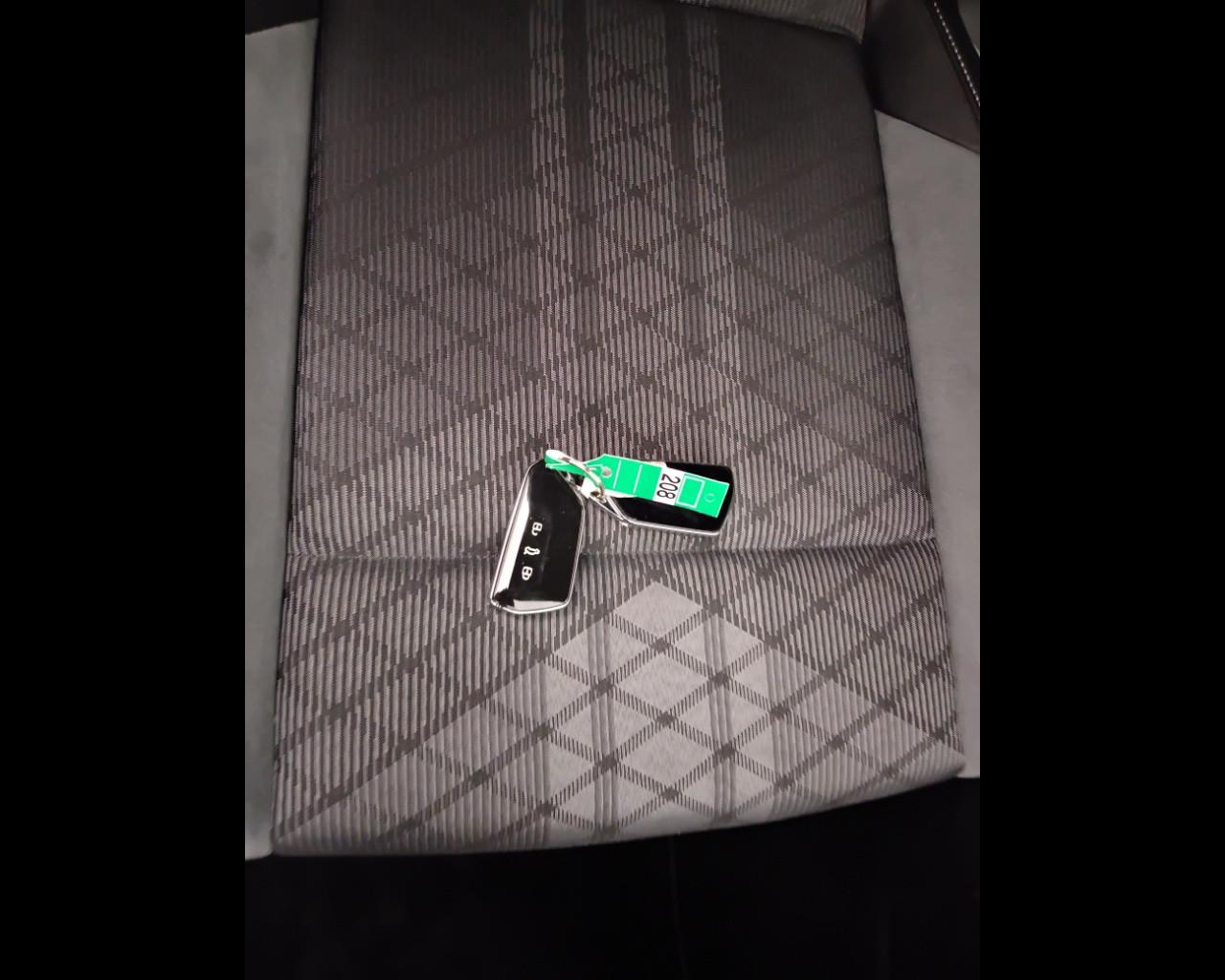 VOLKSWAGEN Golf VIII 2020 - Golf 1.5 tsi evo R-Line 130cv