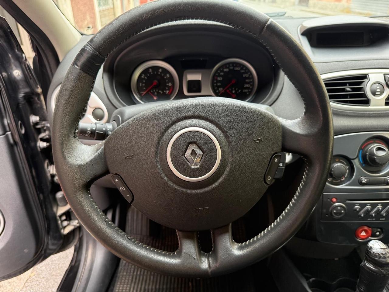 Renault Clio 1.2 16V 5 porte Le Iene