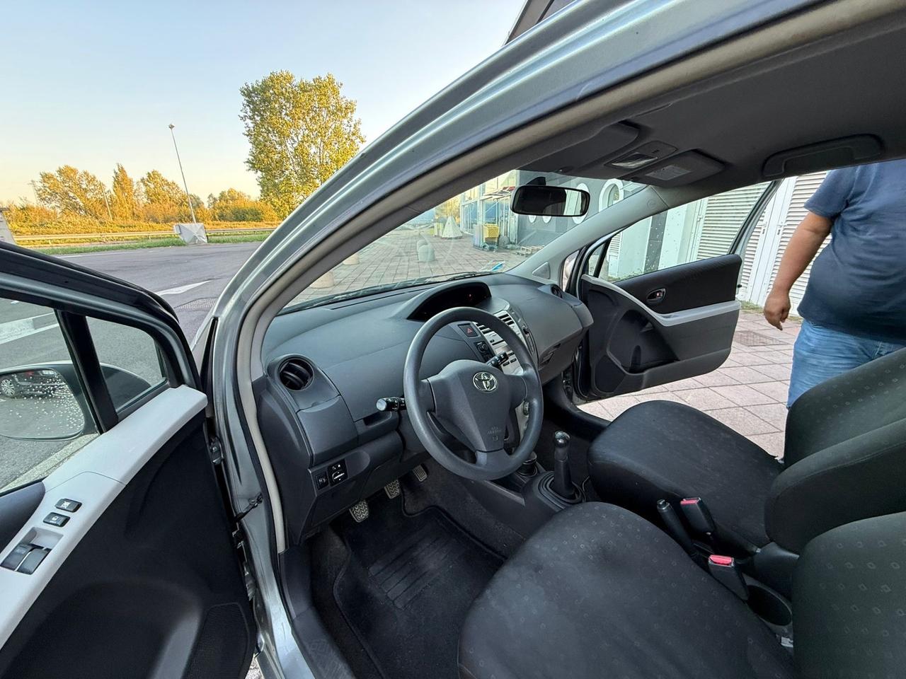 Toyota Yaris 1.0 5 porte Sol