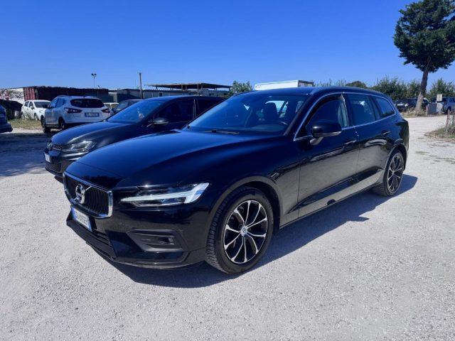 VOLVO V60 D3 AWD Geartronic R-design N1 - AUTOCARRO