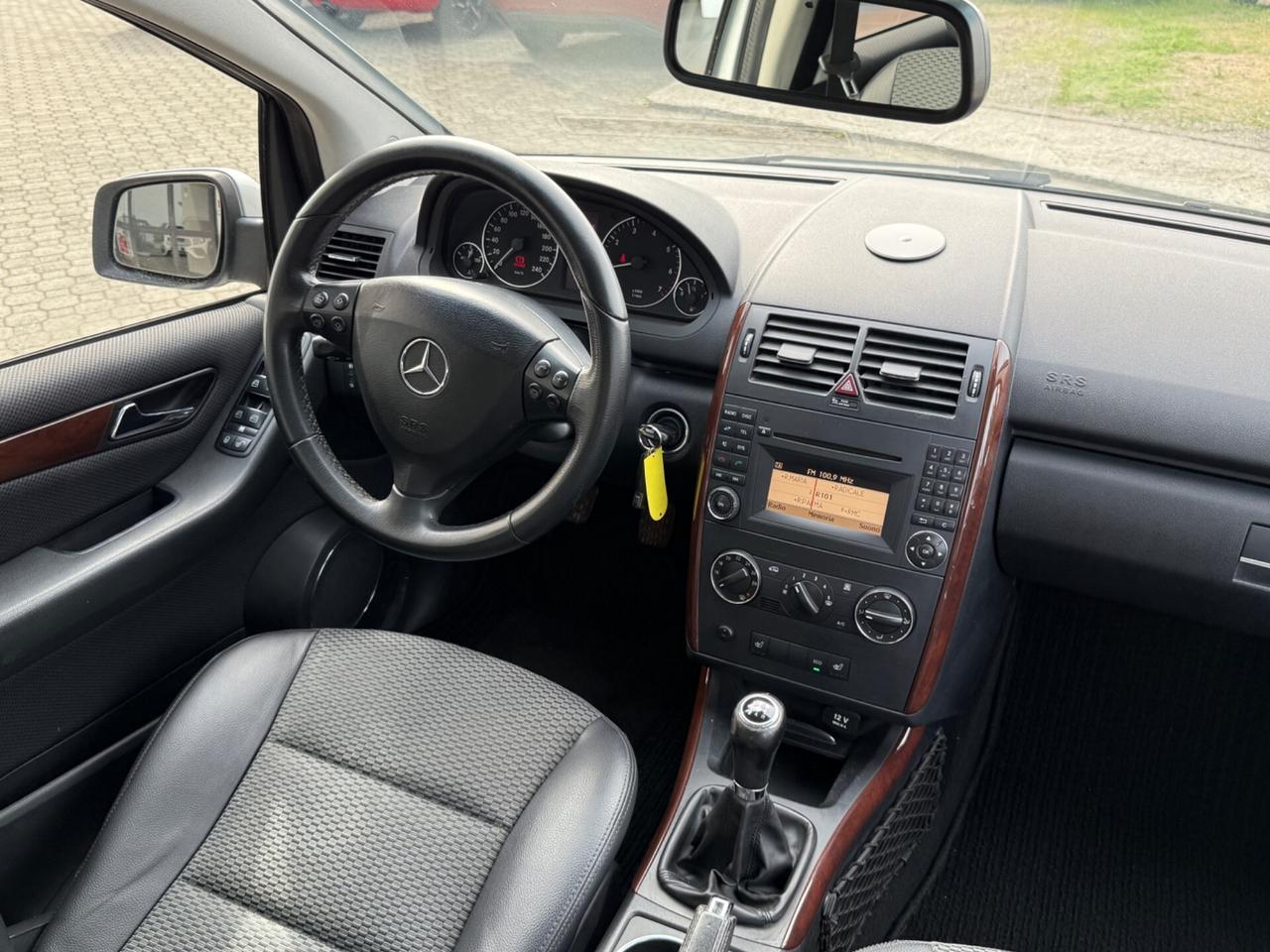 Mercedes-benz A 180 BlueEFFICIENCY Avantgarde