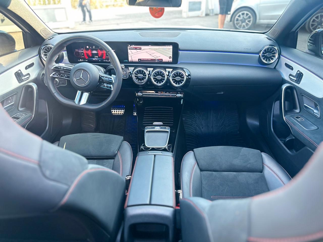 Mercedes Classe A180d Auto AMG Premium Restyling
