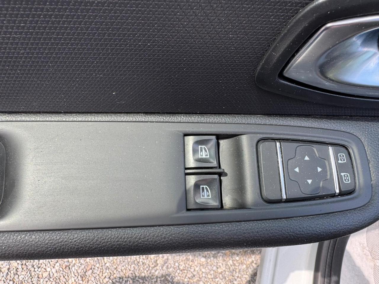 Renault Clio TCe 12V 90 CV GPL 5 porte Duel2