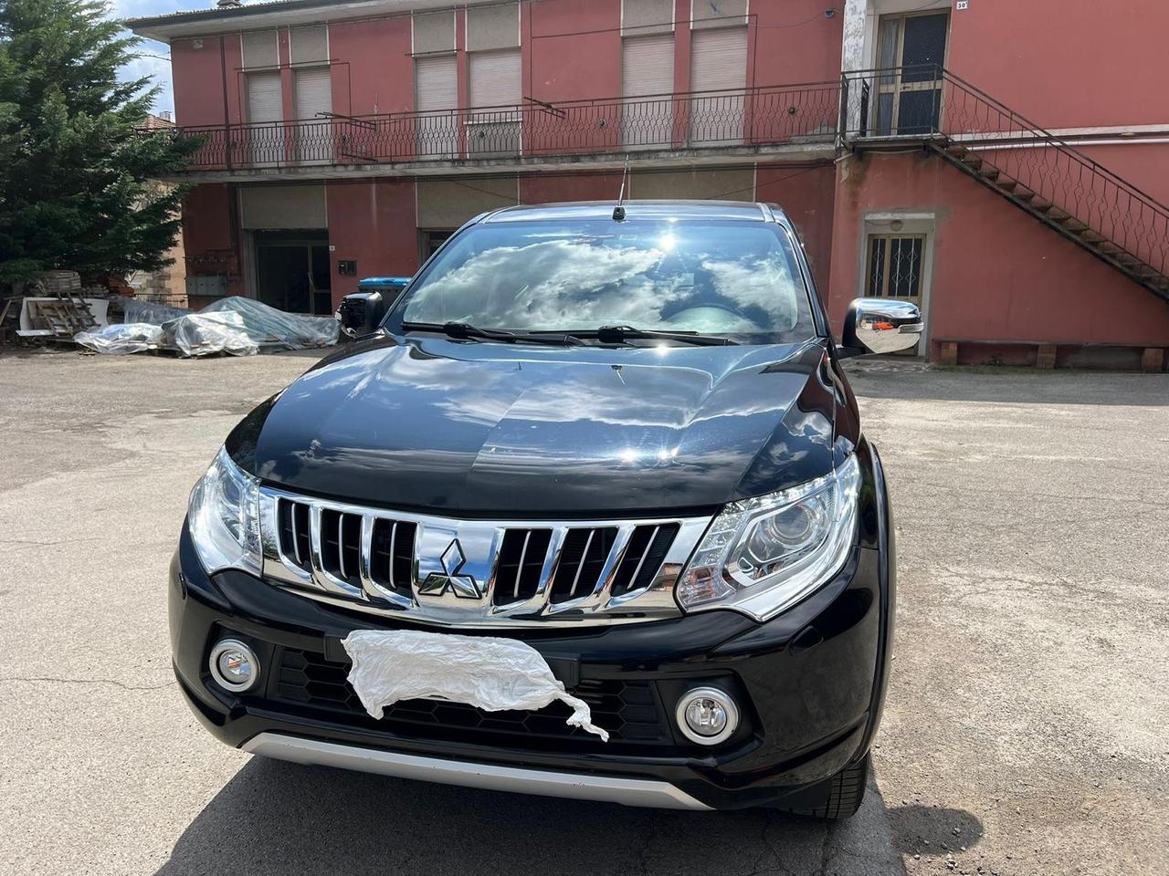 Mitsubishi L200 2.4 DI-D/181CV Double Cab