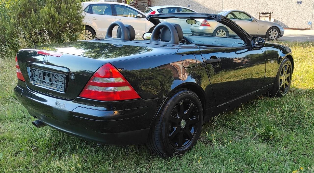 Mercedes-Benz SLK 230