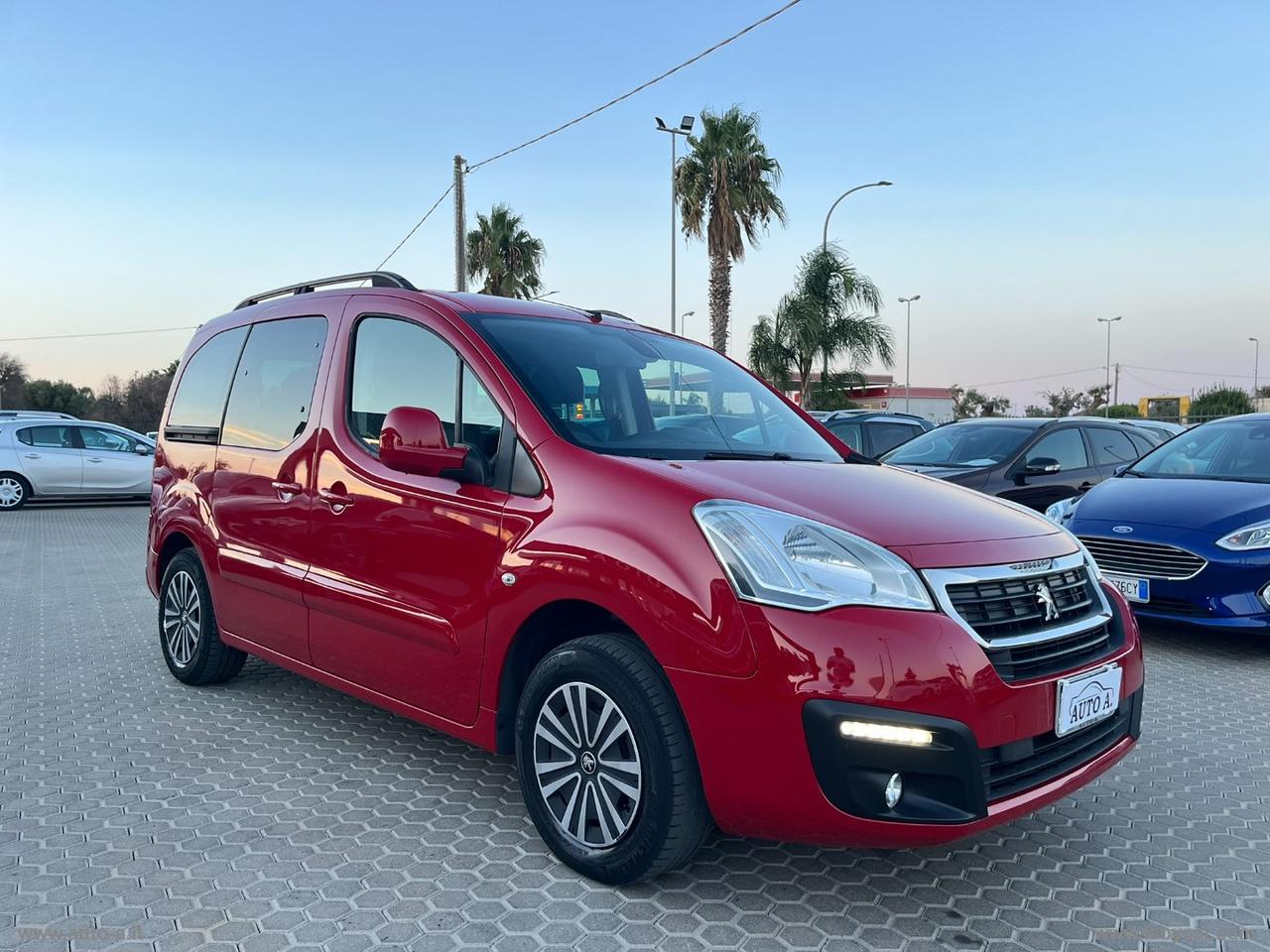 PEUGEOT Partner Tepee VTi 120 Active