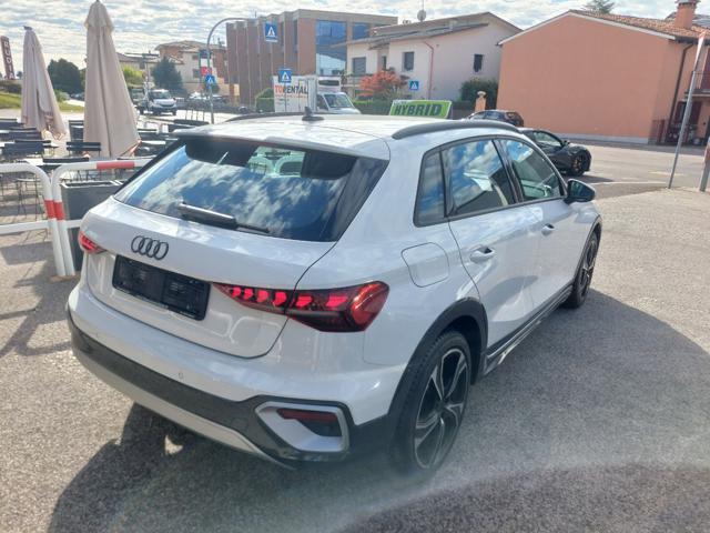 AUDI A3 allstreet TFSI 110 kW S tronic Identity Contrast