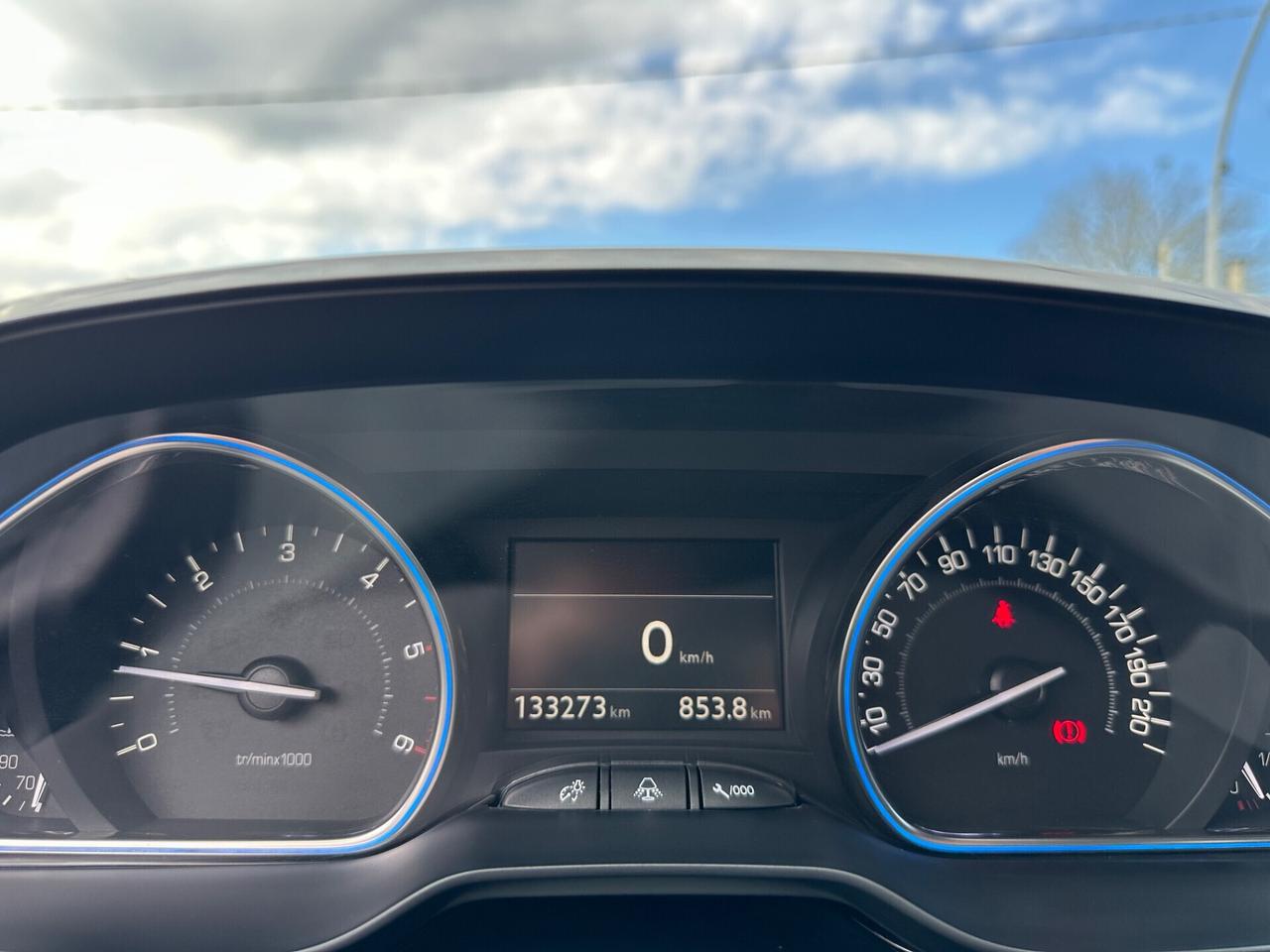 Peugeot 2008 BlueHDi 120 S&S Allure