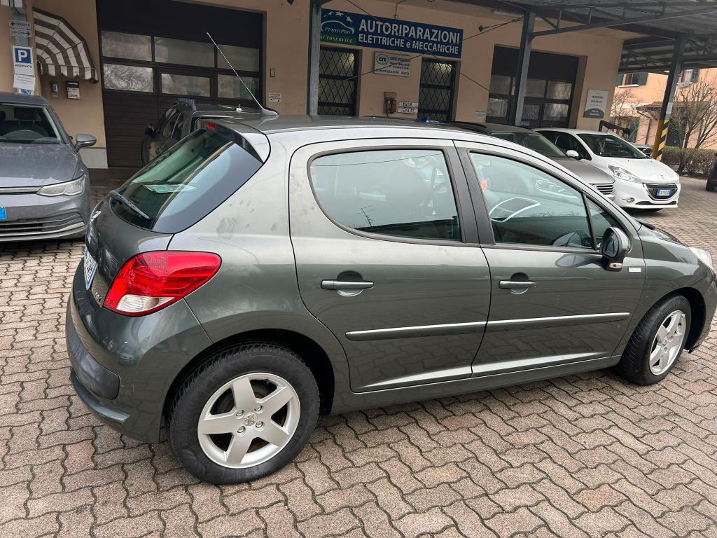 Peugeot 207 5 Porte 207 5p 1.4 hdi OK NEOPATENTATO