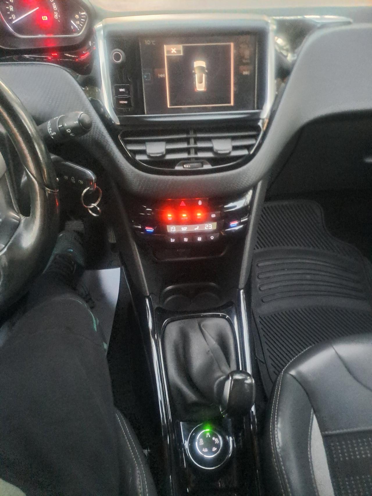 Peugeot 2008 1.6 e-HDi 92 CV Stop&Start Urban Cross