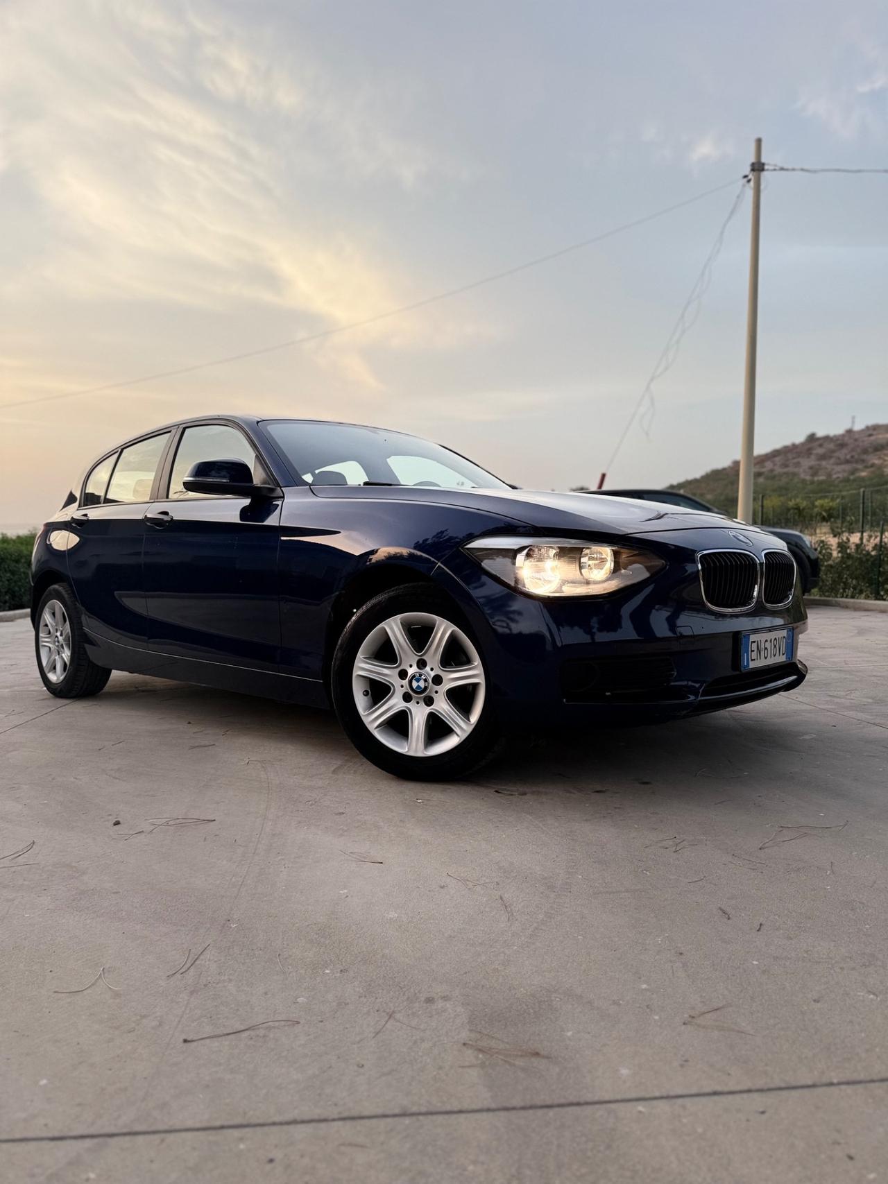Bmw 118 118d 5p. Urban