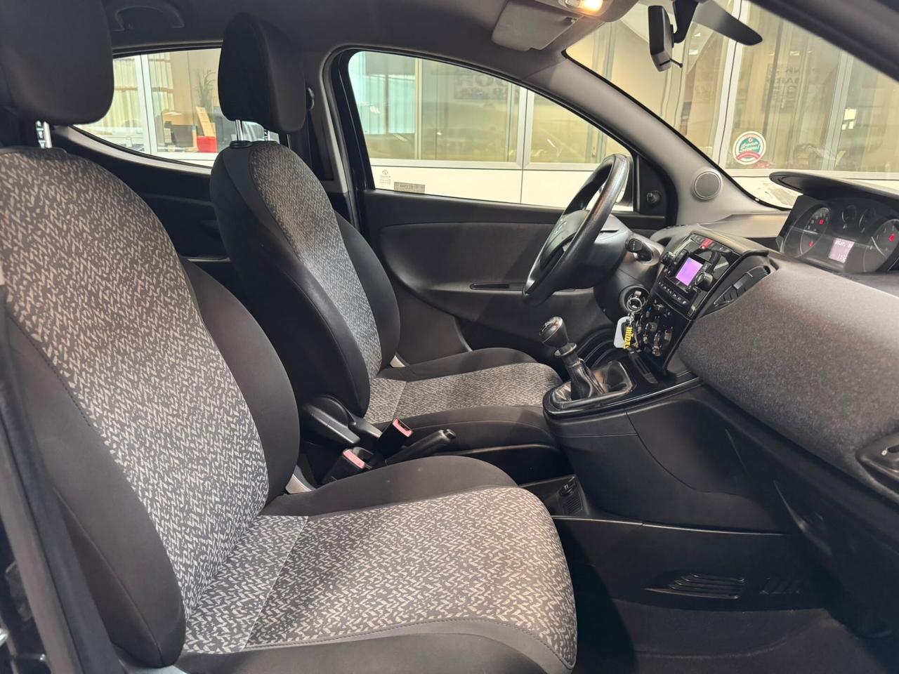 Lancia Ypsilon 1.2 69 CV 5 porte Platinum PREZZO REALE!!