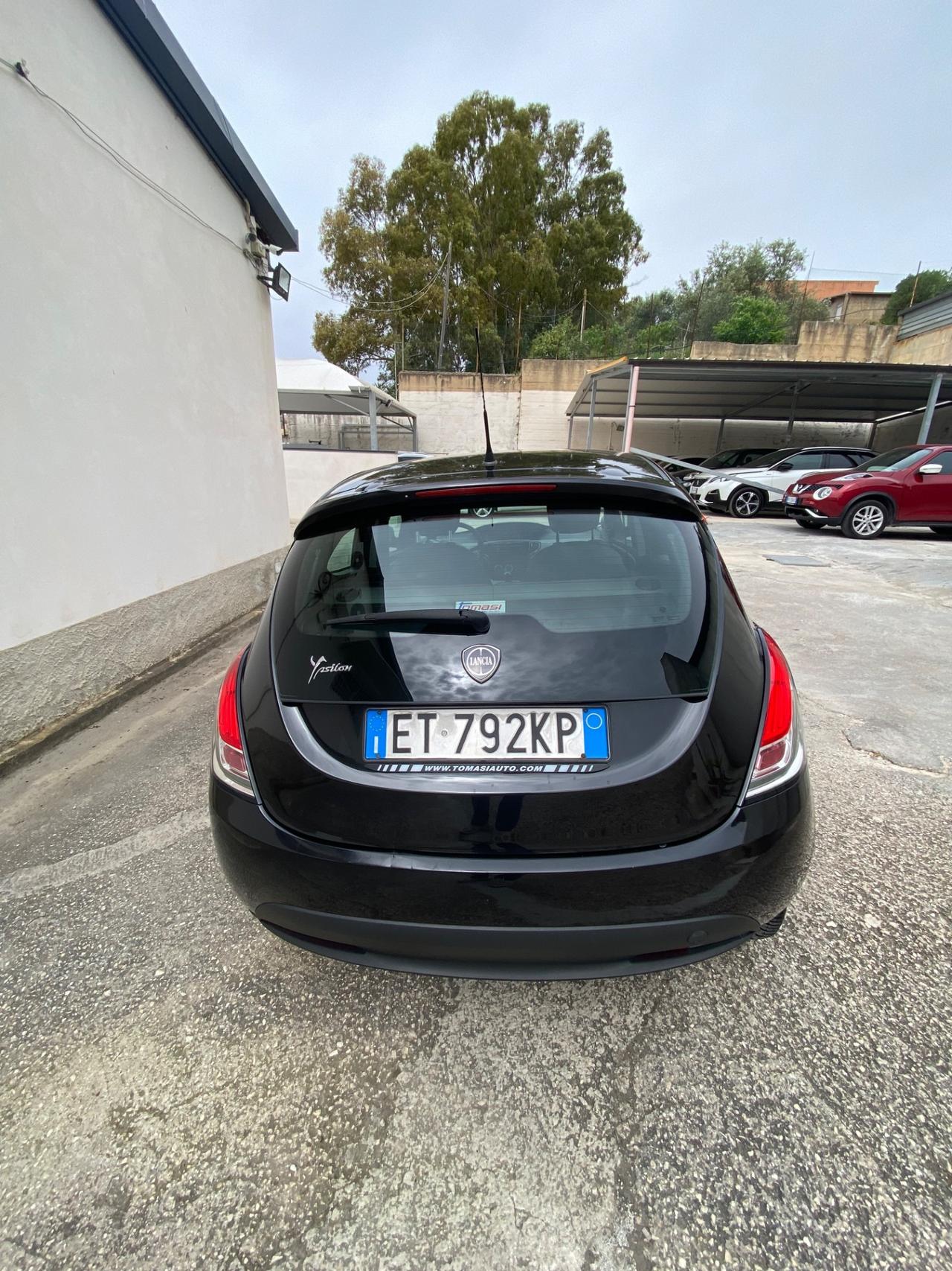 Lancia Ypsilon 1.3 MJT 16V 95 CV 5 porte S&S Silver